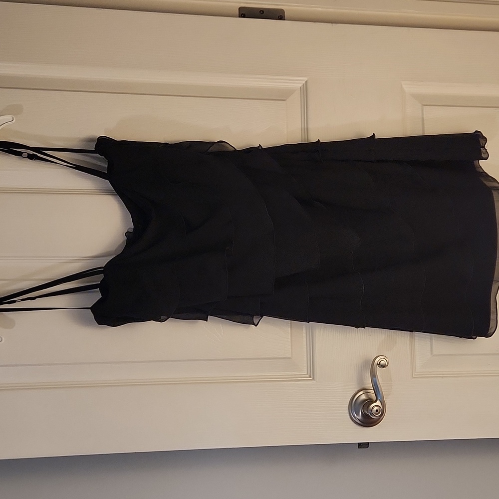 White House Black Market ruffled zipup little black cocktail dress w liner. Sz 8